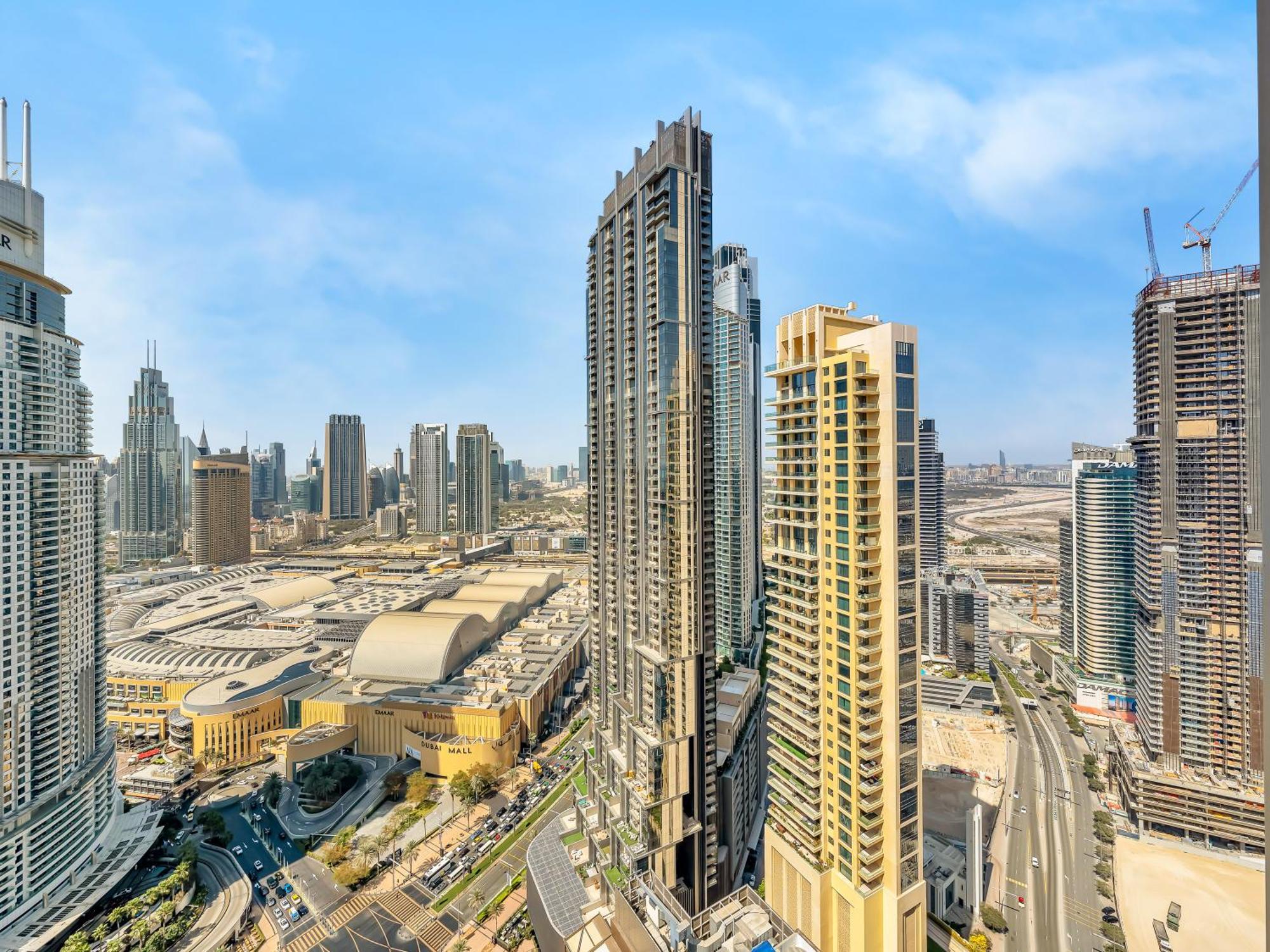 New! Panoramic Burj Khalifa Views At Burj Royale Apartment